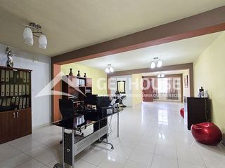 SE VENDE CASA DE 2 PISOS CON EXCELENTE UBICACIÓN, CASTILLA, PIURA.