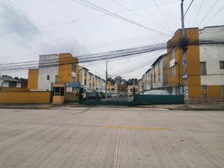 Casa Dentro de Conjunto en Venta al Sur de Quito Sector Fundeporte