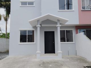 Foto 1 de VENTA DE CASA TIERRAMIGA POR LA VIA BENGALA O PORTON DEL CONSEJO PROVINCIAL