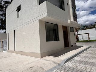 CASA NUEVA EN VENTA,  DE 3 Y 4 DORMITORIOS, LA ARMENIA II, VALLE DE LOS CHILLOS, QUITO, ECUADOR