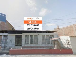 Foto 1 de VENDO  casa en zona comercial Piura