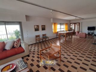 Foto 7 de Piso de Categoría en el Centro de Cordoba - 250m - 4 Hab - 2 Cocheras