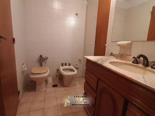 Foto 16 de Piso de Categoría en el Centro de Cordoba - 250m - 4 Hab - 2 Cocheras