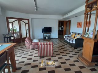 Foto 4 de Piso de Categoría en el Centro de Cordoba - 250m - 4 Hab - 2 Cocheras