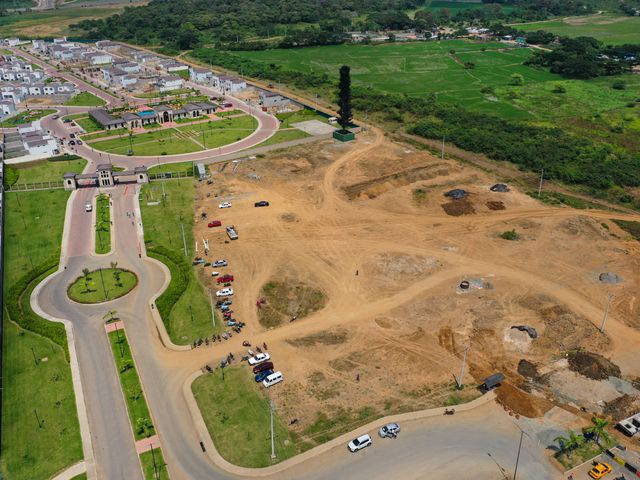 Foto 13 de Terrenos Comerciales oportunidades de expansión o inversión - La Joya 