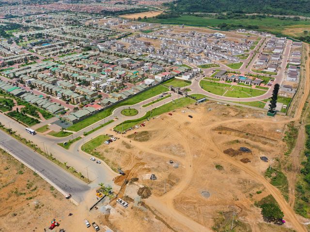 Foto 16 de Terrenos Comerciales oportunidades de expansión o inversión - La Joya 