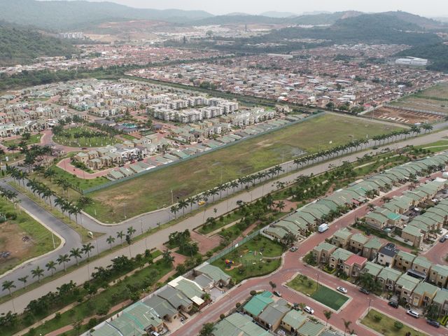 Foto 10 de Terrenos Comerciales oportunidades de expansión o inversión - La Joya 