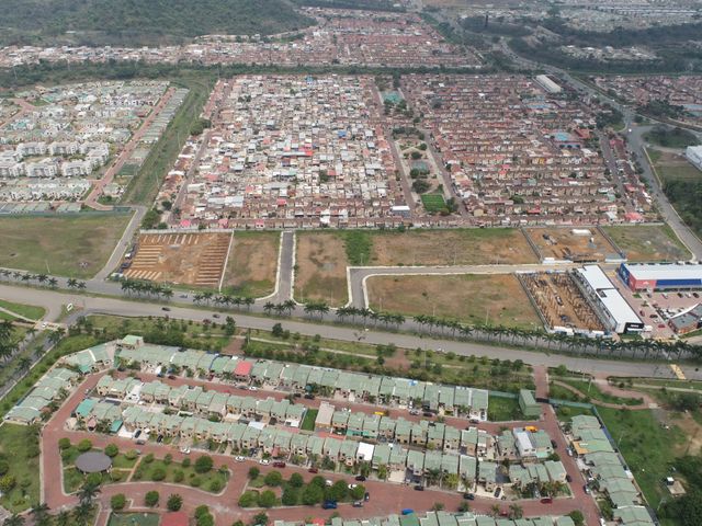 Foto 5 de Terrenos Comerciales oportunidades de expansión o inversión - La Joya 