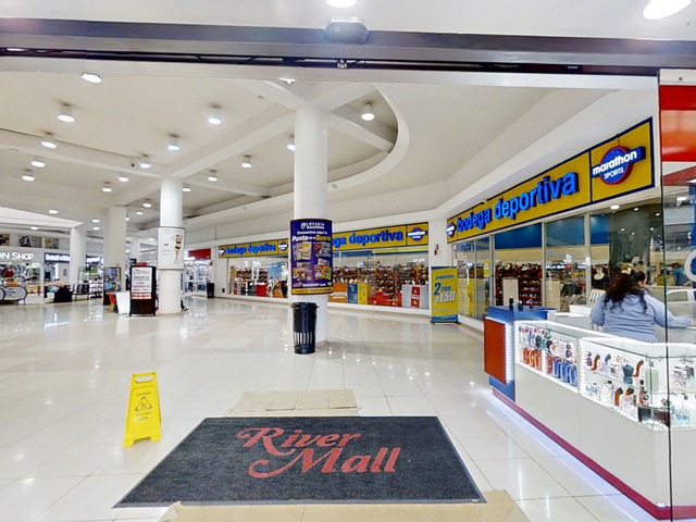 Foto 6 de Oficinas, locales y bodegas en renta - River Mall centro comercial valle de los chillos
