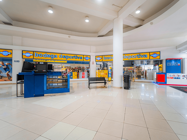 Foto 18 de Oficinas, locales y bodegas en renta - River Mall centro comercial valle de los chillos