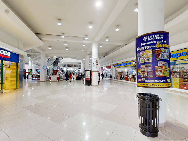 Foto 7 de Oficinas, locales y bodegas en renta - River Mall centro comercial valle de los chillos