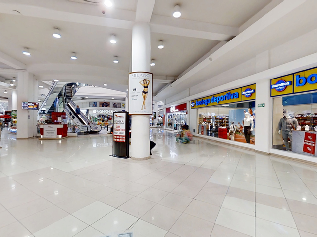 Foto 8 de Oficinas, locales y bodegas en renta - River Mall centro comercial valle de los chillos