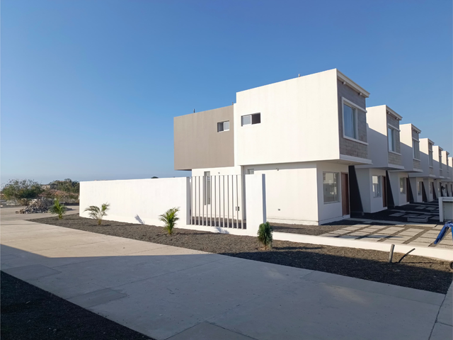 Foto 6 de Altos del Pacifico - Casas en Manta
