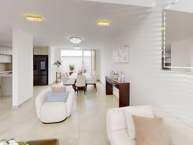Foto 44 de CONJUNTO HABITACIONAL LA GIRALDA - Valle de los chillos