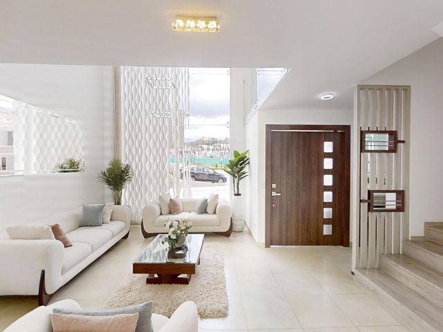 Foto 5 de CONJUNTO HABITACIONAL LA GIRALDA - Valle de los chillos