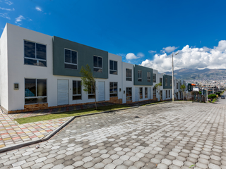 Foto 4 de Casa de Venta en Sur de Quito sector Guamaní - Tasa Preferencial 4.99%